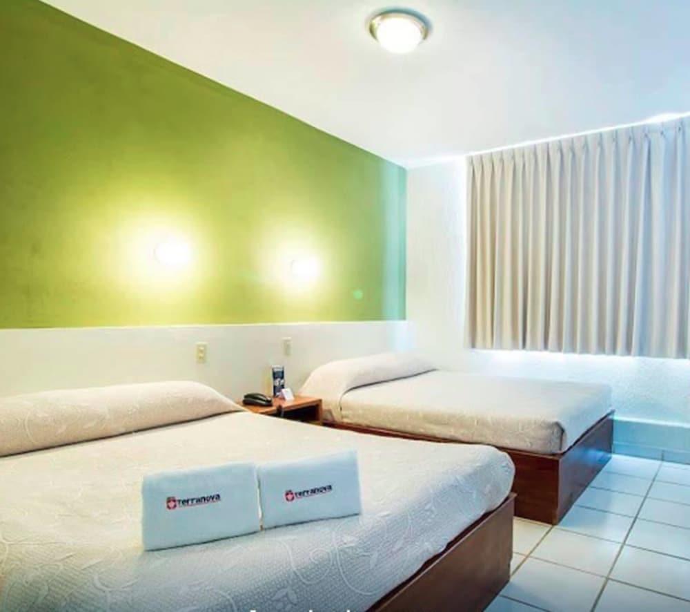 Hotel Terranova Леон Экстерьер фото