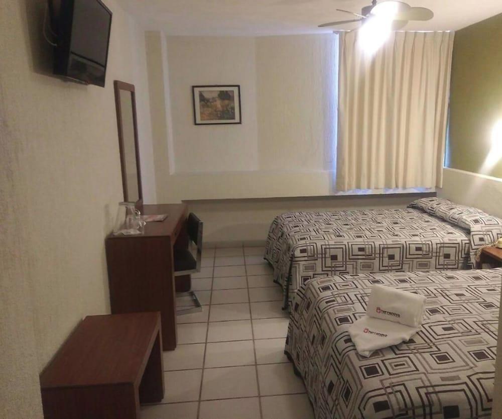 Hotel Terranova Леон Экстерьер фото